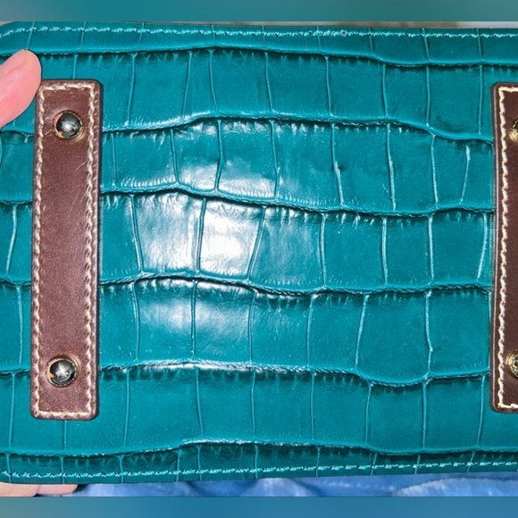 Dooney &Bourke Small Oakdale Satchel with crossbody - Picture 4 of 13